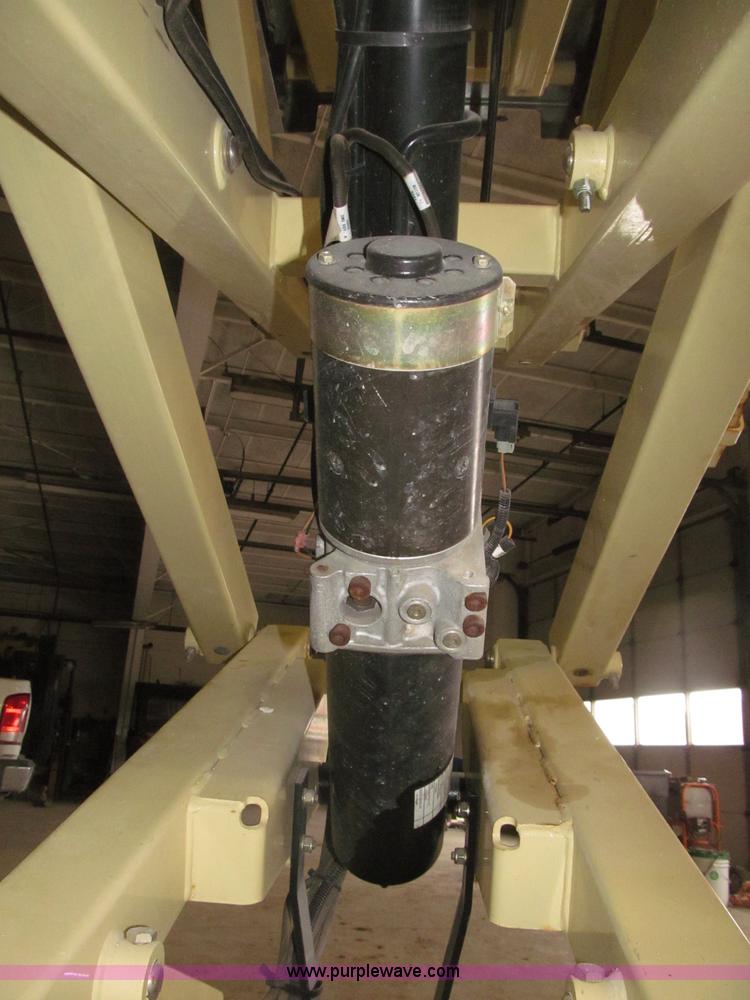 image for item B5383 2007 JLG 1930ES electric scissor lift