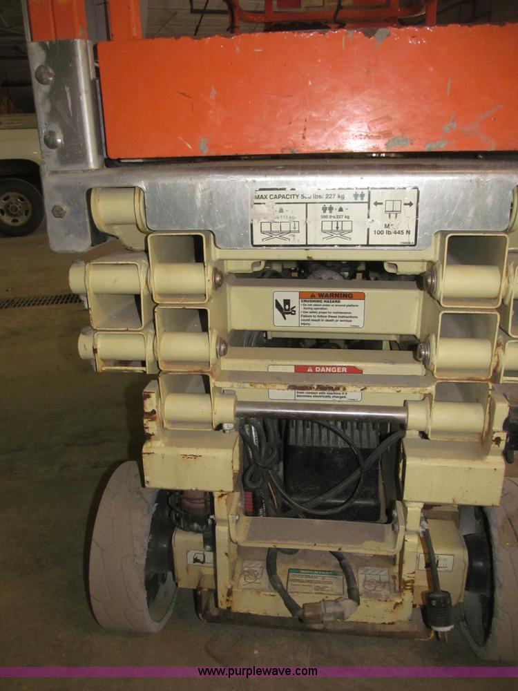 image for item B5383 2007 JLG 1930ES electric scissor lift