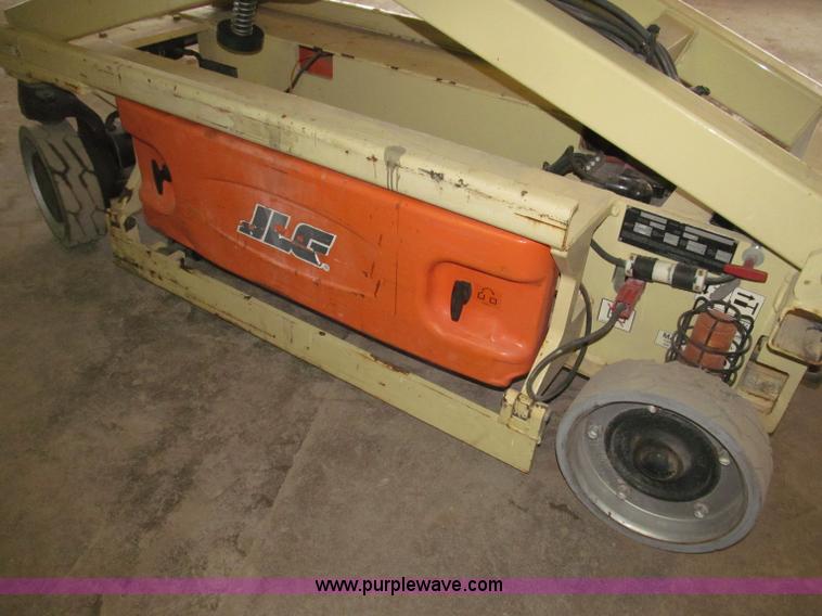 image for item B5383 2007 JLG 1930ES electric scissor lift