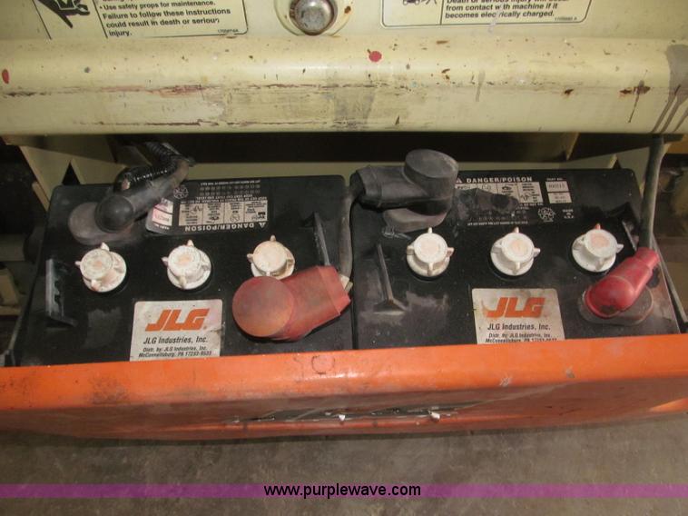 image for item B5383 2007 JLG 1930ES electric scissor lift