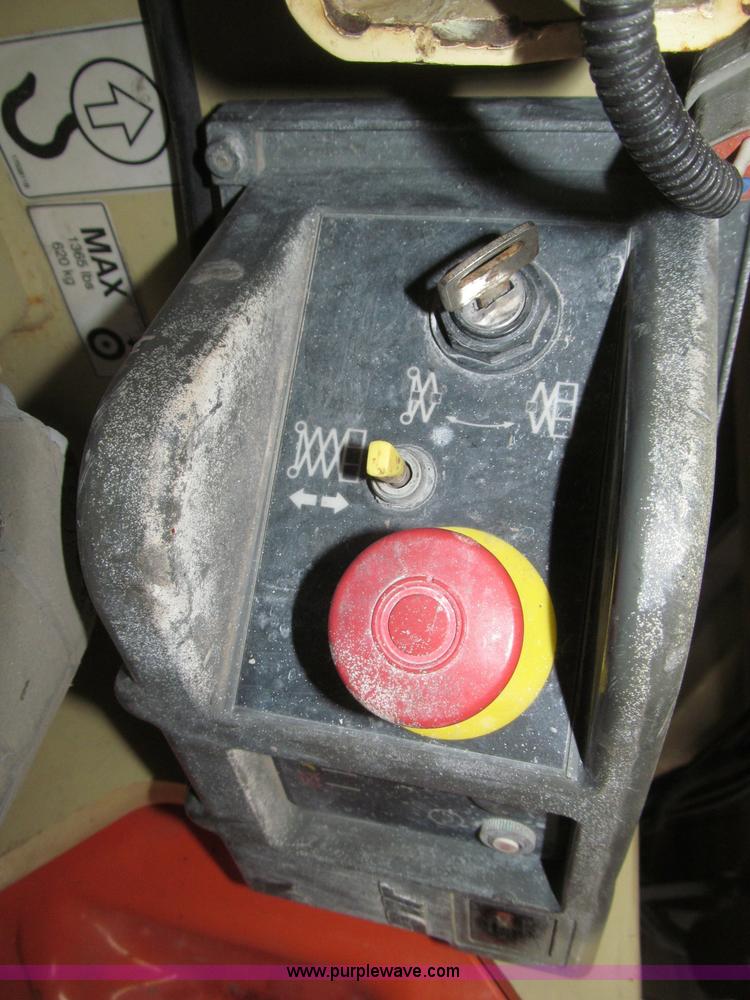 image for item B5383 2007 JLG 1930ES electric scissor lift