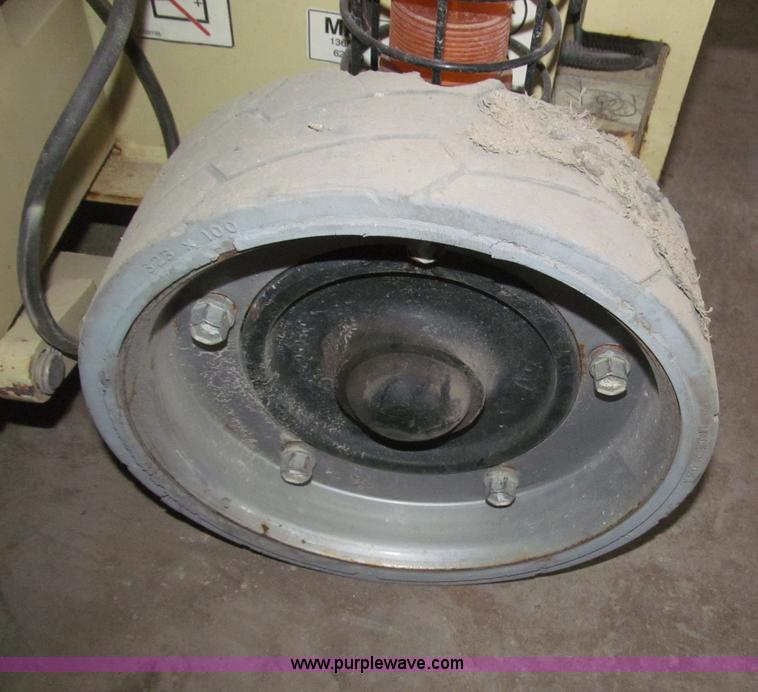 image for item B5383 2007 JLG 1930ES electric scissor lift