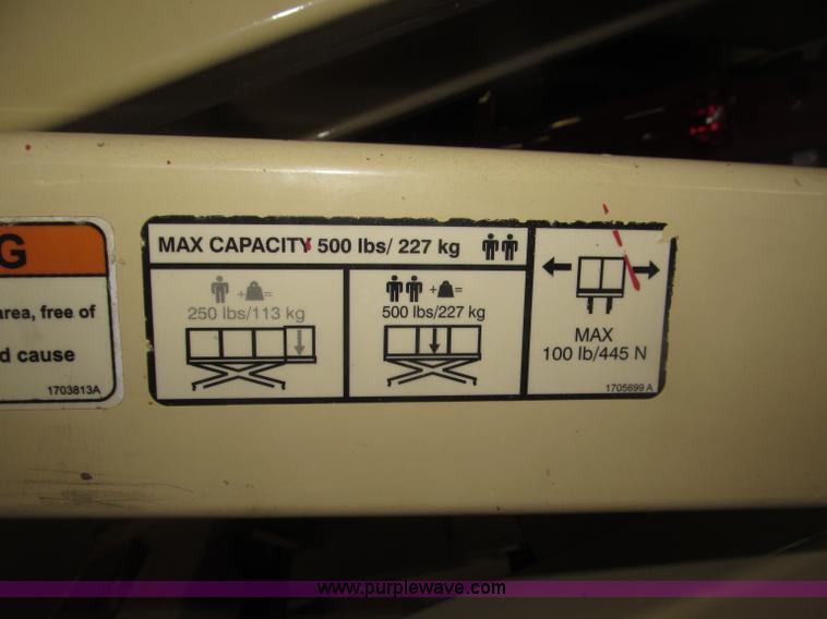 image for item B5383 2007 JLG 1930ES electric scissor lift