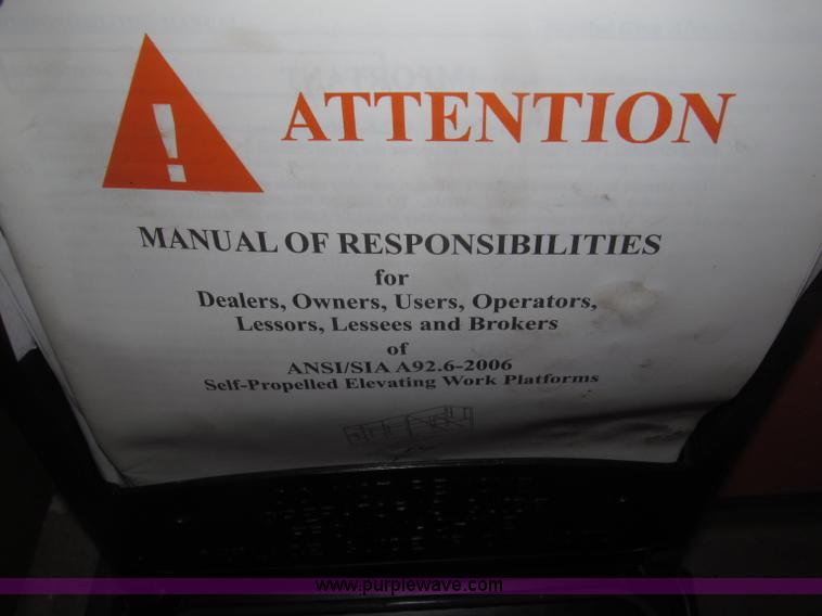 image for item B5383 2007 JLG 1930ES electric scissor lift