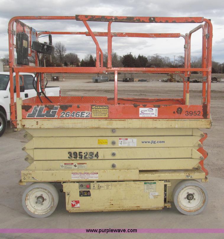image for item B5384 2002 JLG 2646E2 electric scissor lift