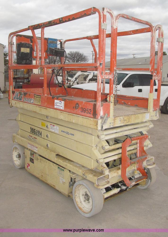image for item B5384 2002 JLG 2646E2 electric scissor lift