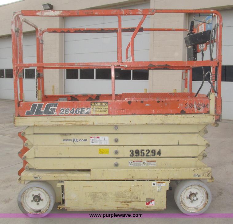 image for item B5384 2002 JLG 2646E2 electric scissor lift