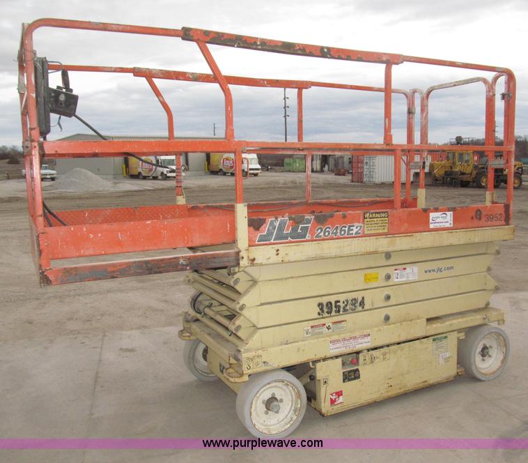 image for item B5384 2002 JLG 2646E2 electric scissor lift
