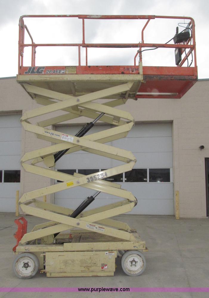 image for item B5384 2002 JLG 2646E2 electric scissor lift