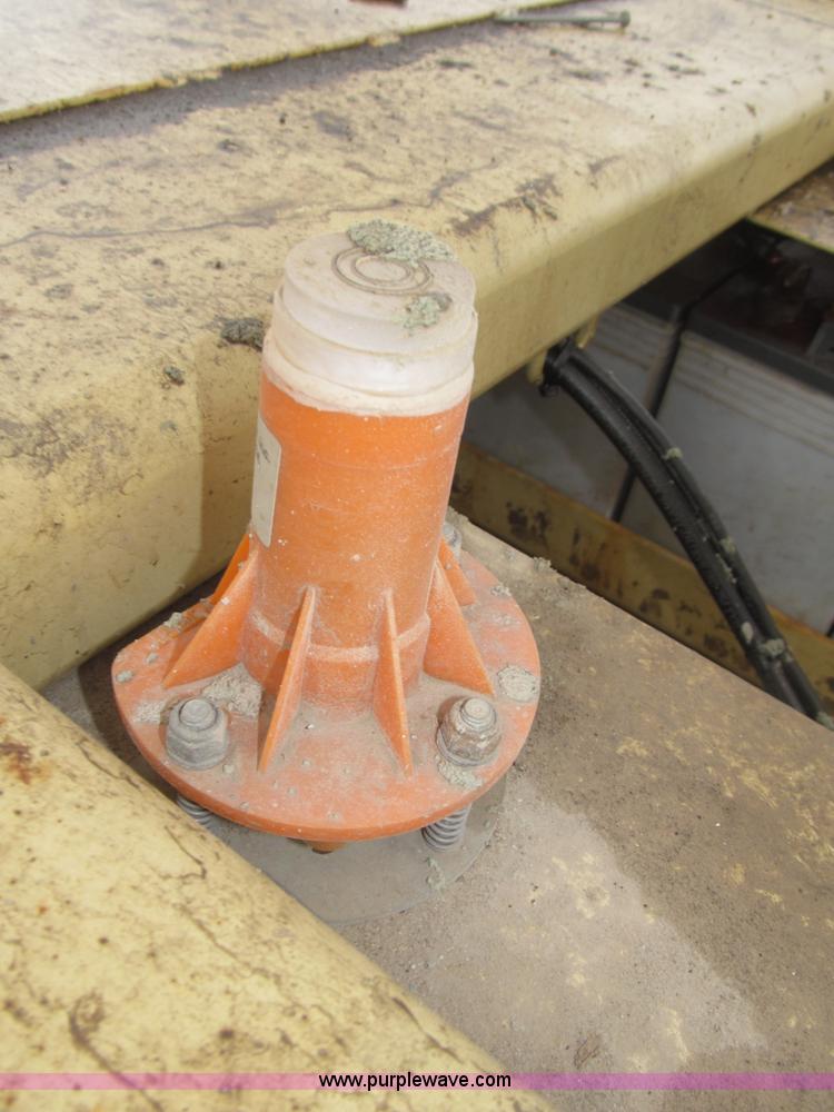 image for item B5384 2002 JLG 2646E2 electric scissor lift