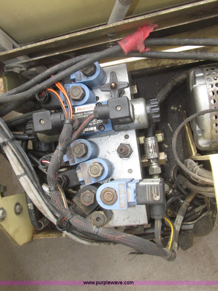 image for item B5384 2002 JLG 2646E2 electric scissor lift