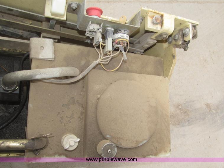 image for item B5384 2002 JLG 2646E2 electric scissor lift