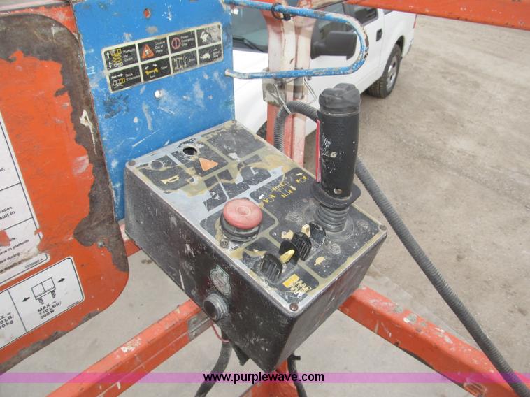 image for item B5384 2002 JLG 2646E2 electric scissor lift