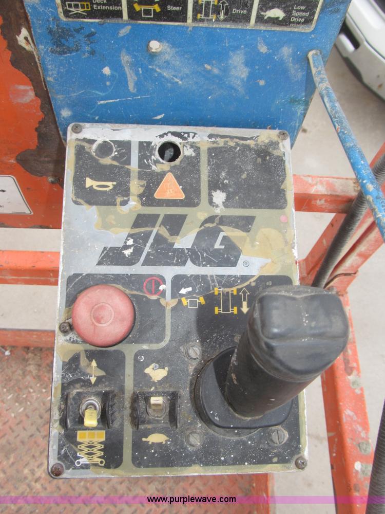 image for item B5384 2002 JLG 2646E2 electric scissor lift