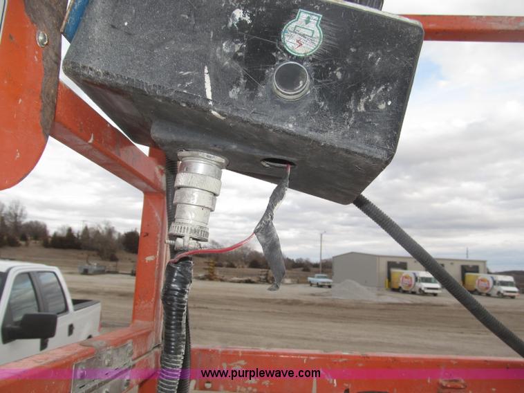 image for item B5384 2002 JLG 2646E2 electric scissor lift