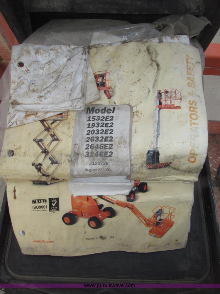 image for item B5384 2002 JLG 2646E2 electric scissor lift