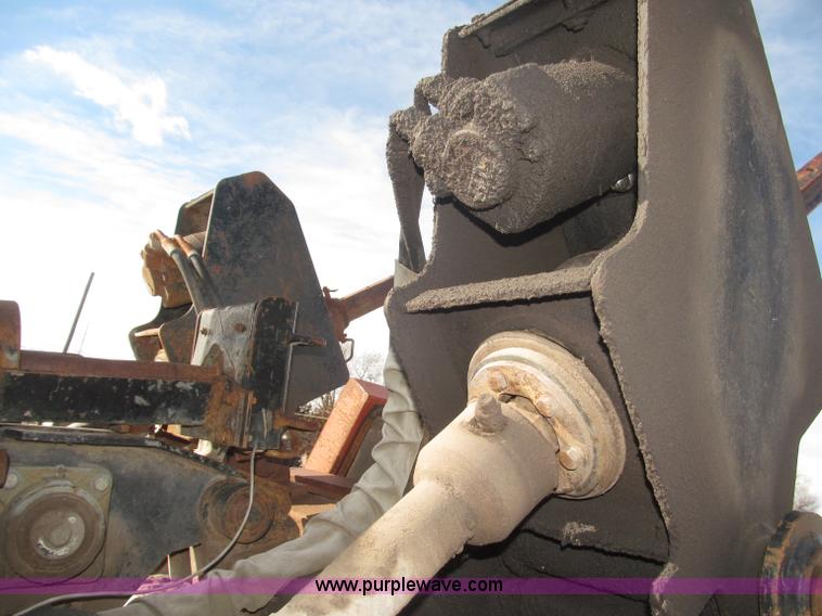 image for item B5390 Ditch Witch JT2321 horizontal directional drill