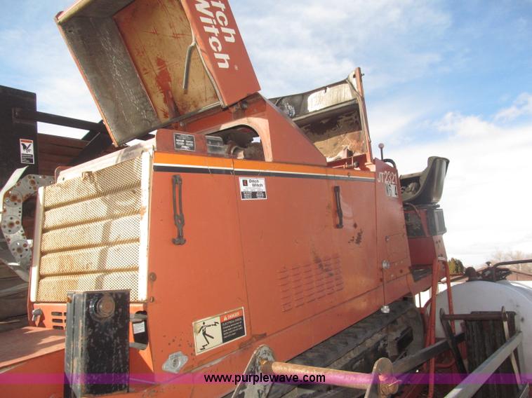 image for item B5390 Ditch Witch JT2321 horizontal directional drill