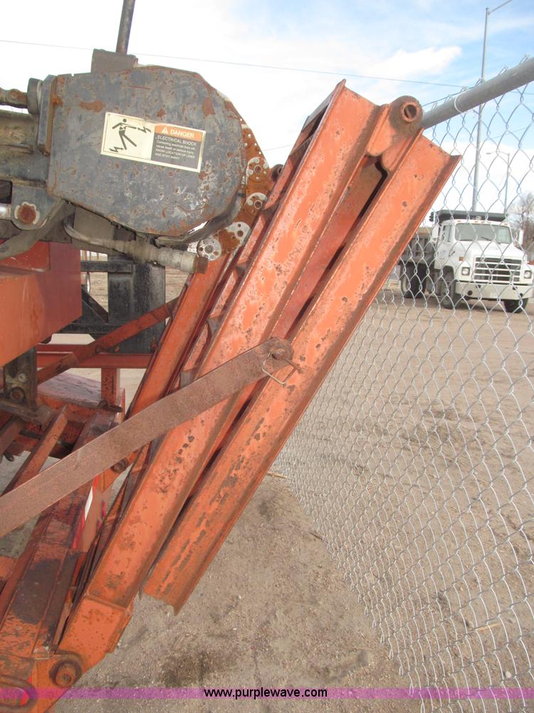image for item B5390 Ditch Witch JT2321 horizontal directional drill