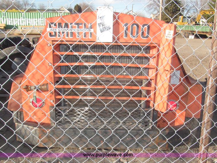 image for item B5393 1994 Smith 100GP towable air compressor