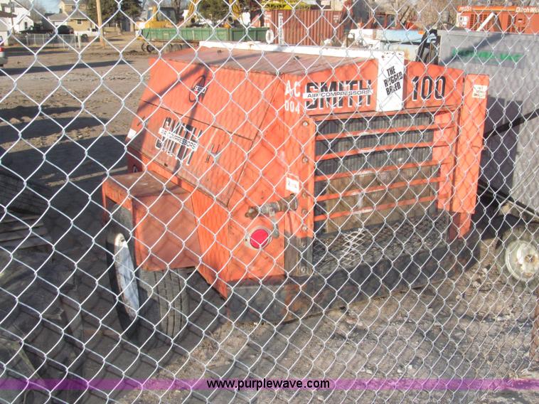image for item B5393 1994 Smith 100GP towable air compressor