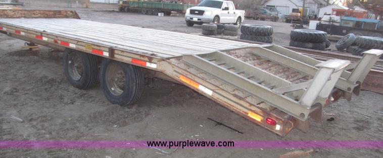 image for item B5395 1989 Redi Haul 25' tandem axle tag trailer