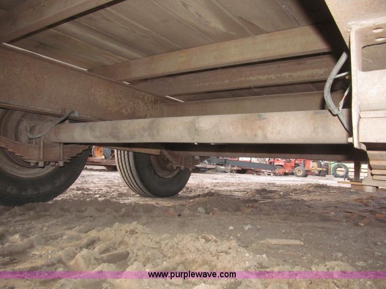 image for item B5395 1989 Redi Haul 25' tandem axle tag trailer