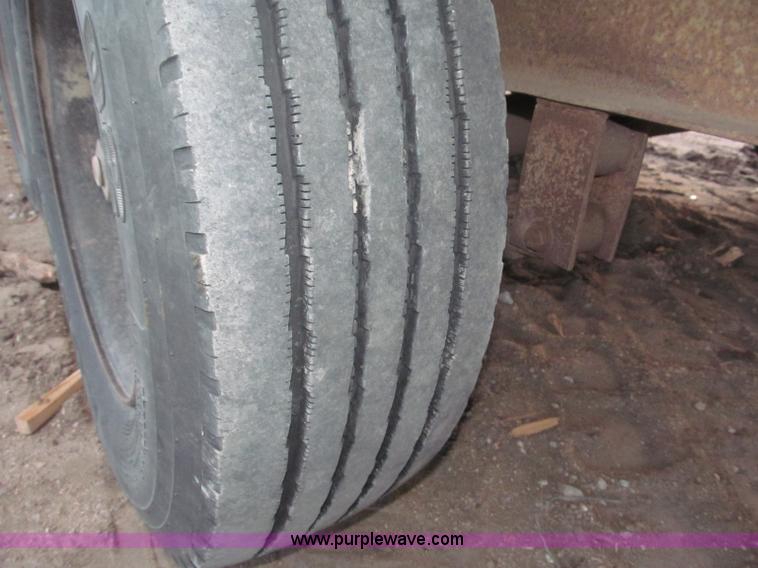 image for item B5395 1989 Redi Haul 25' tandem axle tag trailer