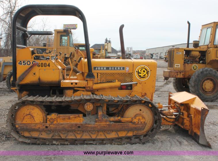 image for item E2575 1977 John Deere 450C dozer