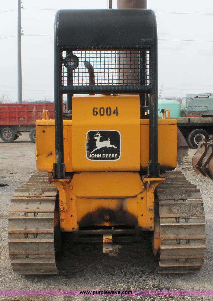 image for item E2575 1977 John Deere 450C dozer