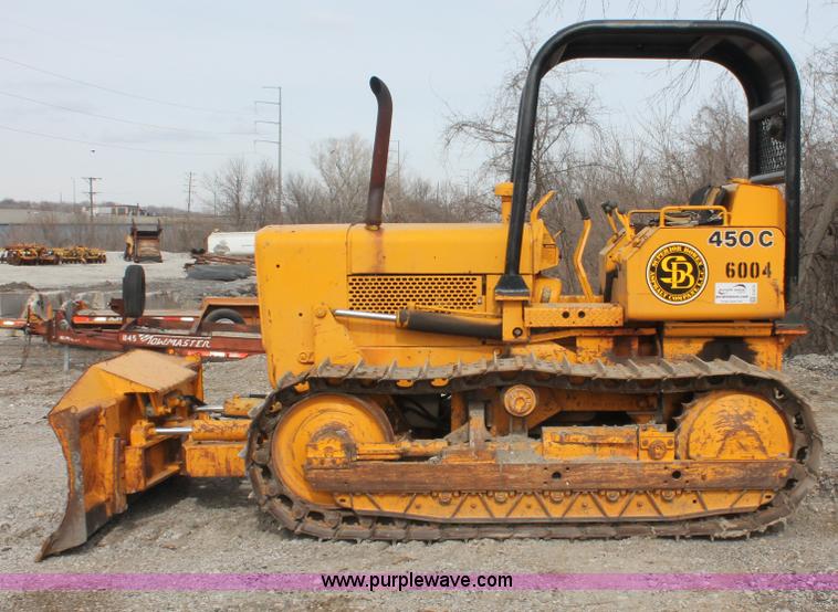 image for item E2575 1977 John Deere 450C dozer