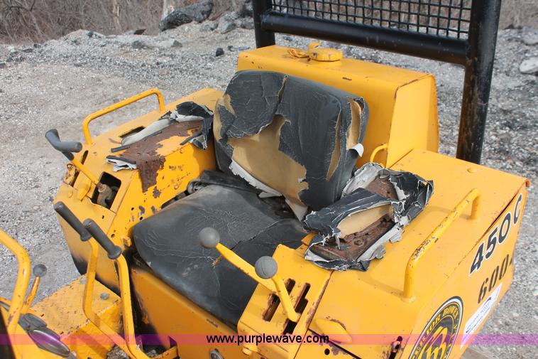 image for item E2575 1977 John Deere 450C dozer