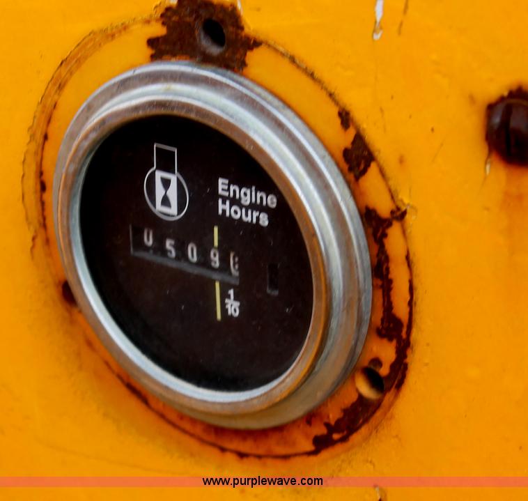 image for item E2575 1977 John Deere 450C dozer