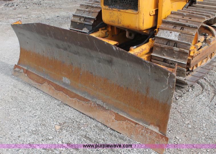 image for item E2575 1977 John Deere 450C dozer