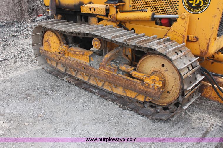 image for item E2575 1977 John Deere 450C dozer