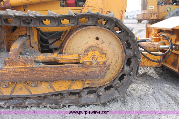 image for item E2575 1977 John Deere 450C dozer