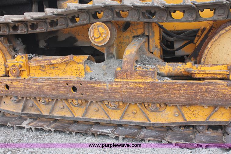 image for item E2575 1977 John Deere 450C dozer