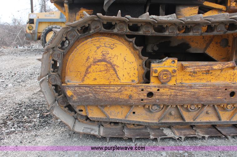image for item E2575 1977 John Deere 450C dozer