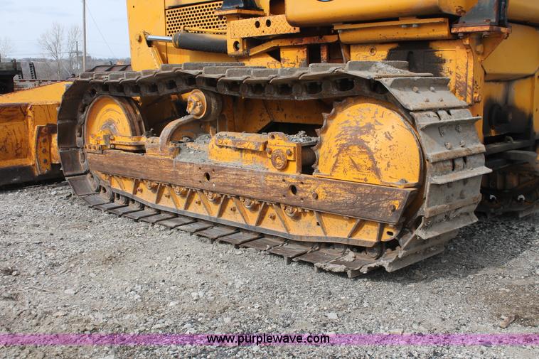 image for item E2575 1977 John Deere 450C dozer