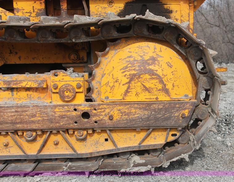 image for item E2575 1977 John Deere 450C dozer