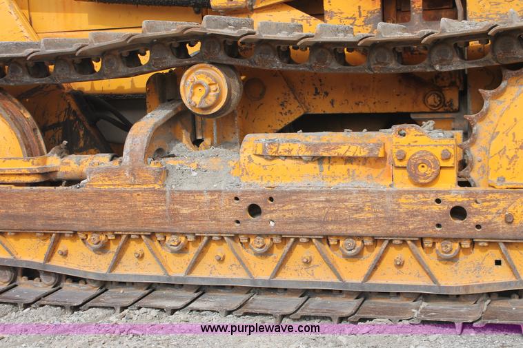 image for item E2575 1977 John Deere 450C dozer