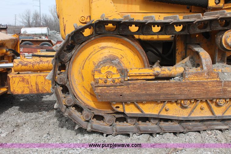 image for item E2575 1977 John Deere 450C dozer