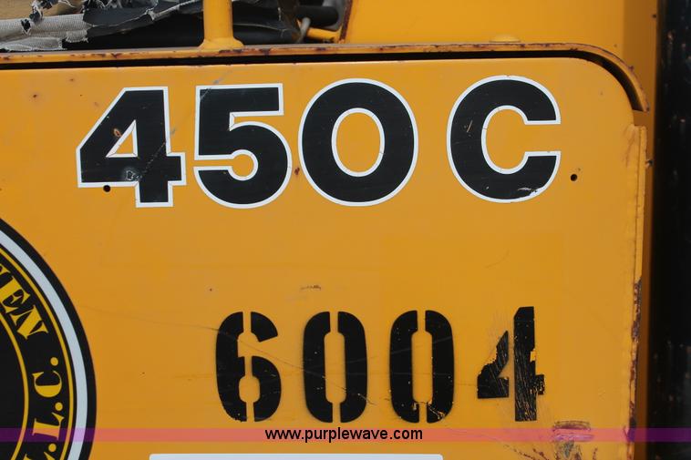 image for item E2575 1977 John Deere 450C dozer