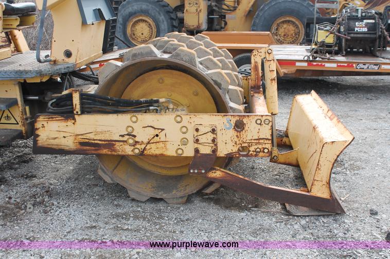 image for item E2576 1999 Bomag BW142PDB-2 sheeps foot vibratory compactor