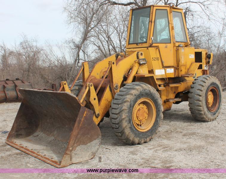 image for item E2577 1973 Caterpillar 930 wheel loader