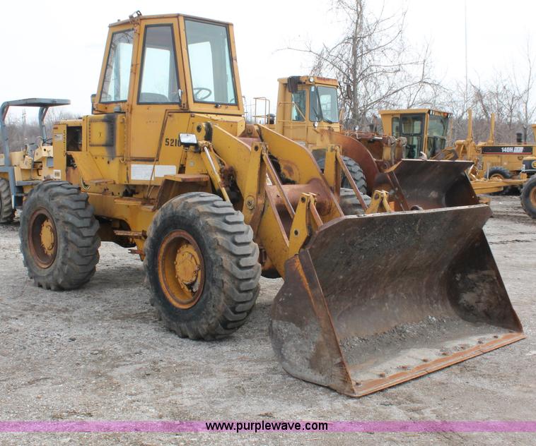 image for item E2577 1973 Caterpillar 930 wheel loader