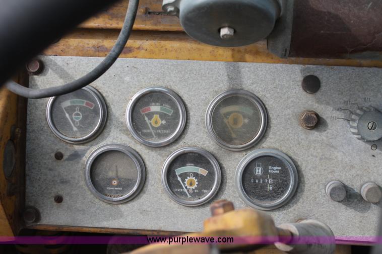 image for item E2577 1973 Caterpillar 930 wheel loader