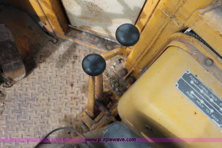 image for item E2577 1973 Caterpillar 930 wheel loader