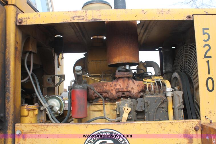 image for item E2577 1973 Caterpillar 930 wheel loader