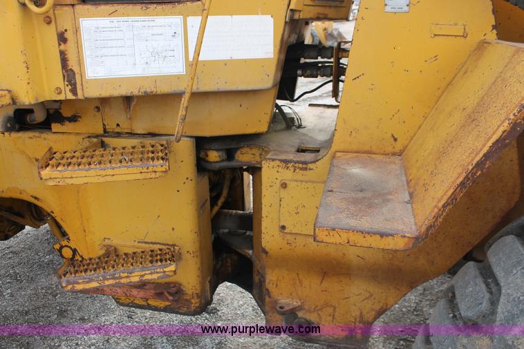 image for item E2577 1973 Caterpillar 930 wheel loader
